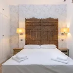 Homeabout Rios Rosas Apartment