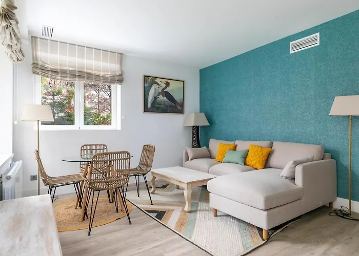 Homeabout Rios Rosas Apartment
